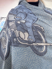 Laden Sie das Bild in den Galerie-Viewer, Hemisphere Strickschal NANGKNIT in Blau
