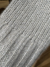 Laden Sie das Bild in den Galerie-Viewer, Pullover in Cashmere und Seide von HEMISPHERE Cashmere
