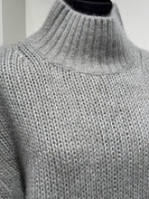 Laden Sie das Bild in den Galerie-Viewer, Pullover in Cashmere und Seide von HEMISPHERE Cashmere
