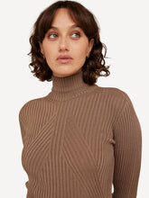 Laden Sie das Bild in den Galerie-Viewer, Neue Farbe HW24! Oleana Prima palette Pullover in der Farbe Taupe
