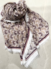 Laden Sie das Bild in den Galerie-Viewer, Hemisphere Schal NIB-CWF
