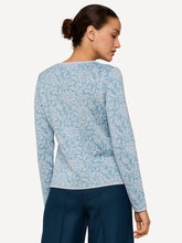 Laden Sie das Bild in den Galerie-Viewer, Oleana Heritage Cardigan Signe in Light blue

