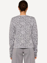 Laden Sie das Bild in den Galerie-Viewer, Oleana Heritage Cardigan Signe in Light grey
