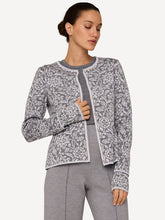 Laden Sie das Bild in den Galerie-Viewer, Oleana Heritage Cardigan Signe in Light grey
