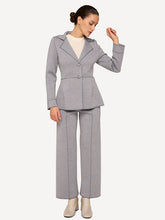 Laden Sie das Bild in den Galerie-Viewer, Blazerjacke Twilly in Hellgrau
