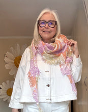Laden Sie das Bild in den Galerie-Viewer, HEMISPHERE Dreieckstuch INKE-CWFTin Flieder
