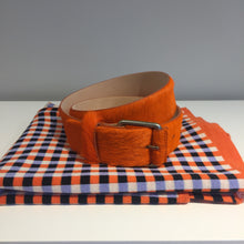 Laden Sie das Bild in den Galerie-Viewer, LINDA NEIBER Fellgürtel - Orange
