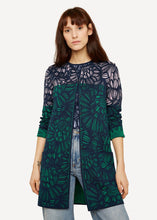 Laden Sie das Bild in den Galerie-Viewer, Oleana Pencil trace long Cardigan
